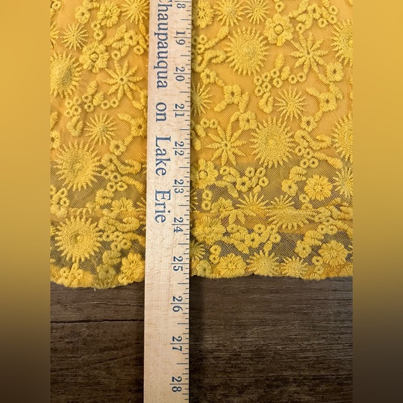 Matilda Jane Bocce Ball Golden Yellow Lace Back Top Size Large E26 - Picture 7 of 7